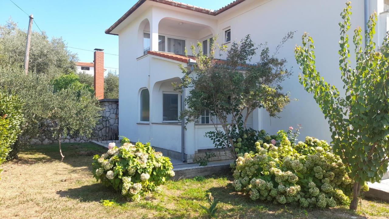 Vera Apartment